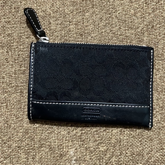 Coach - Picture 4 of 4